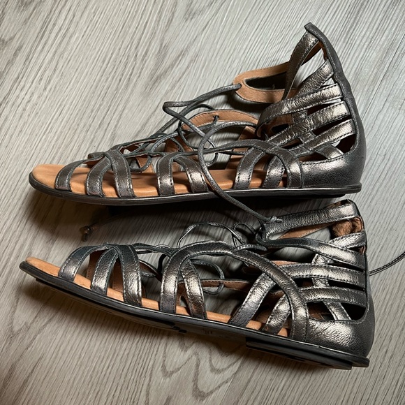 Gentle Souls Break My Heart 3 Graphite Sandals - Picture 4 of 9